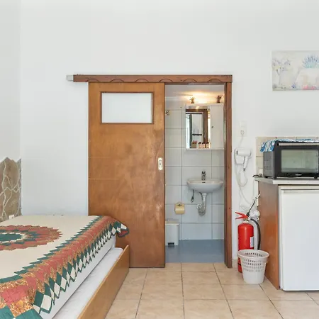 Mouria 4 Apartment *