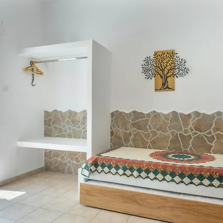 Mouria 4 * קיתנוס